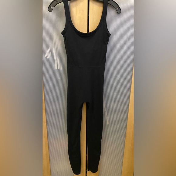 Vuori Pants - Vuori halo essential black jumpsuit Size XS